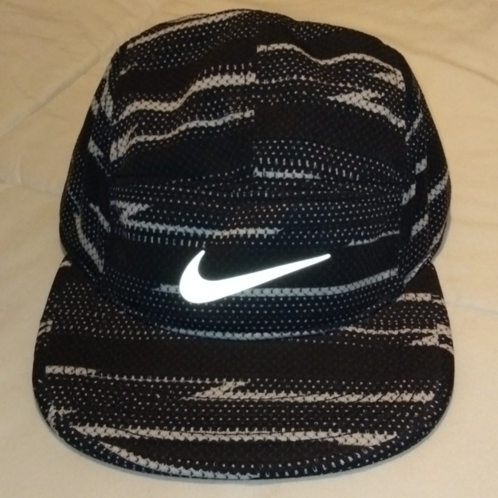 Brand New w tags Nike Dri-Fit running cap